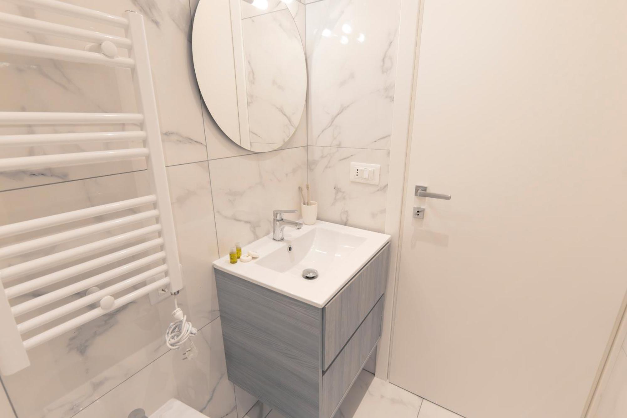 Modern & Stylish Near Isola & Central Station Milan Exterior photo